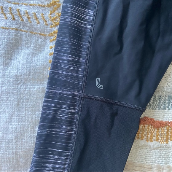 Black & White Lolë Leggings - Picture 5 of 6